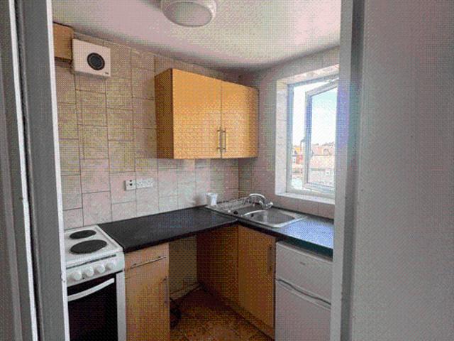 Studio for rent in Hyde Park, West Yorkshire