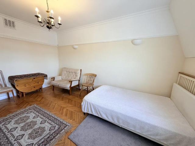 Studio for rent in Castle Quarter, Cardiff