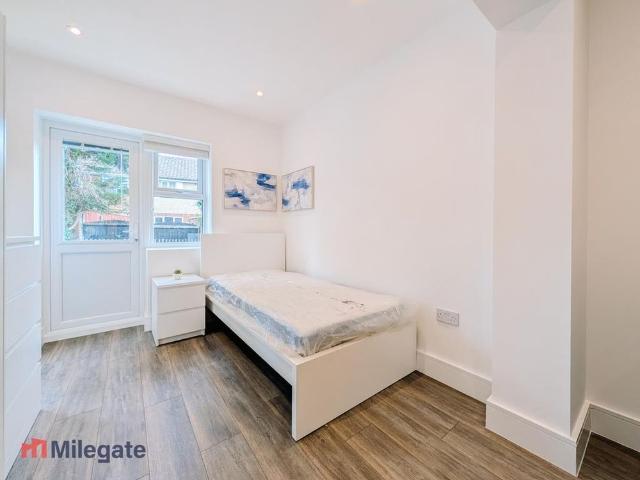 Studio for rent in Essex