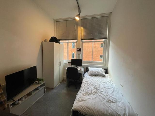 Studio for rent in City Centre, Isle Of Man