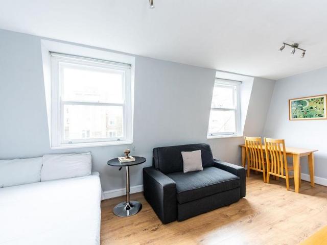 Studio for rent in Earl's Court, Greater London