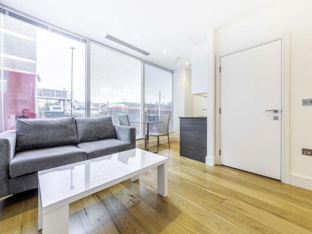 Studio for rent in London Borough of Hounslow, Greater London