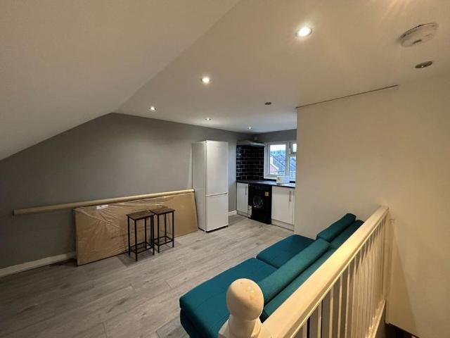 Studio for rent in London Borough of Hounslow, Osterley