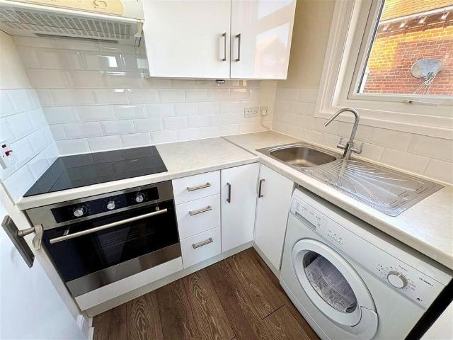 Studio for rent in Littlehampton, Arun