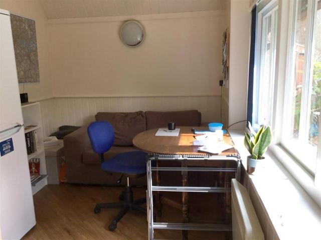 Studio for rent in Hales Place, The Bridge