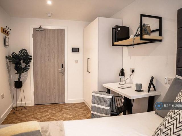 Studio for rent in Ladywood, West Midlands