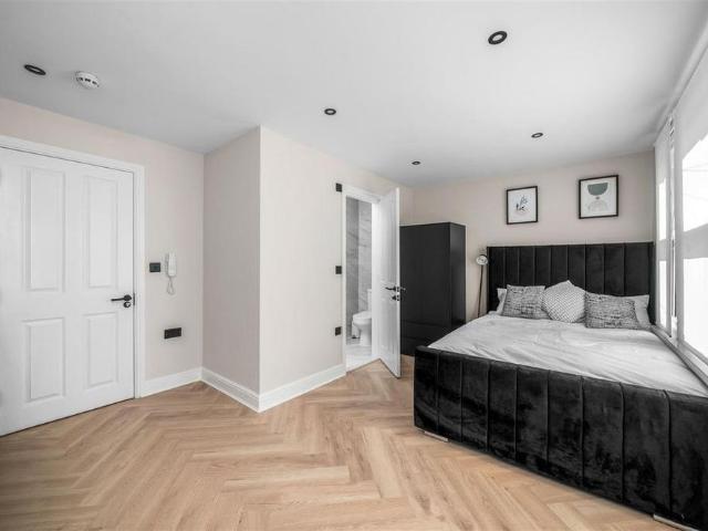 Studio for rent in Manor Park, Greater London