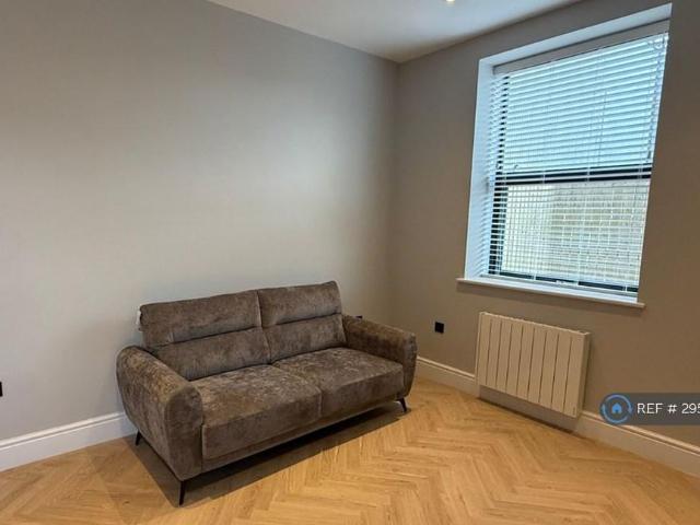 Studio for rent in Hyde Park, South Yorkshire