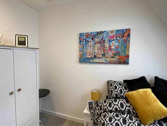 Studio for rent in St. Mildred's, The Bridge