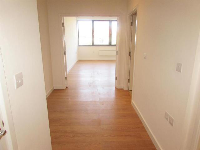Flat for rent in Slough