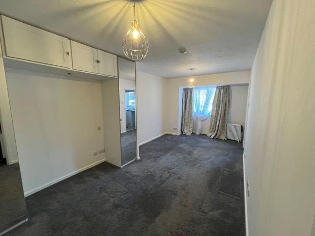 Studio for rent in Peacehaven, Iford