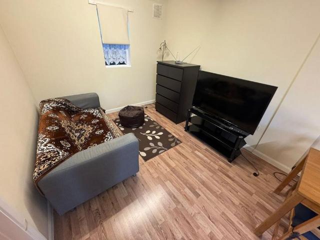 Studio for rent in London Borough of Hounslow, Greater London