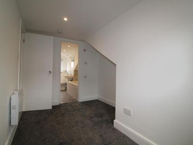 Studio for rent in Spring Park, Luton