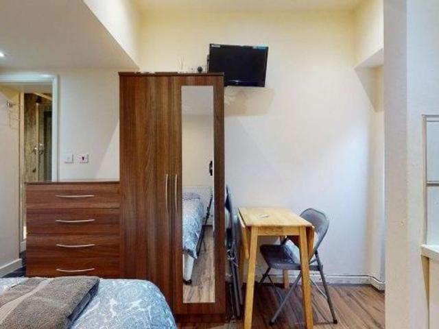 Studio for rent in The Slade, Oxfordshire