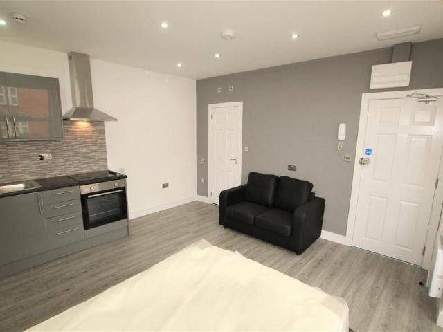 Studio for rent in Elmfield, Leicestershire