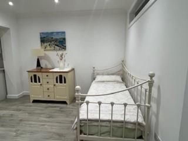 Studio for rent in Heatherside, Heol-las