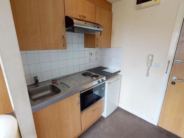 Studio for rent in Undercliffe, West Yorkshire