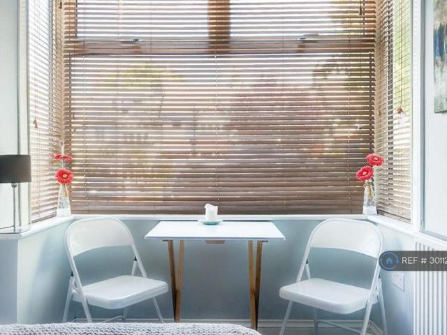 Studio for rent in Round Hill, Brighton & Hove