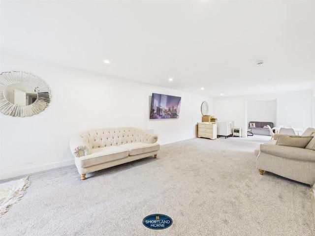 Studio for rent in West Midlands