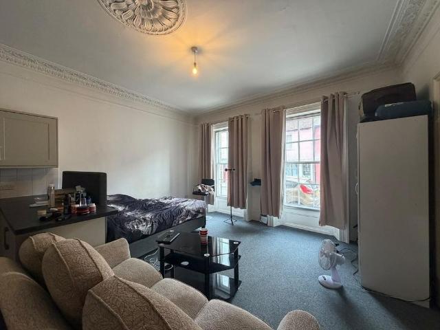 Studio for rent in Hythe, Fordham Heath