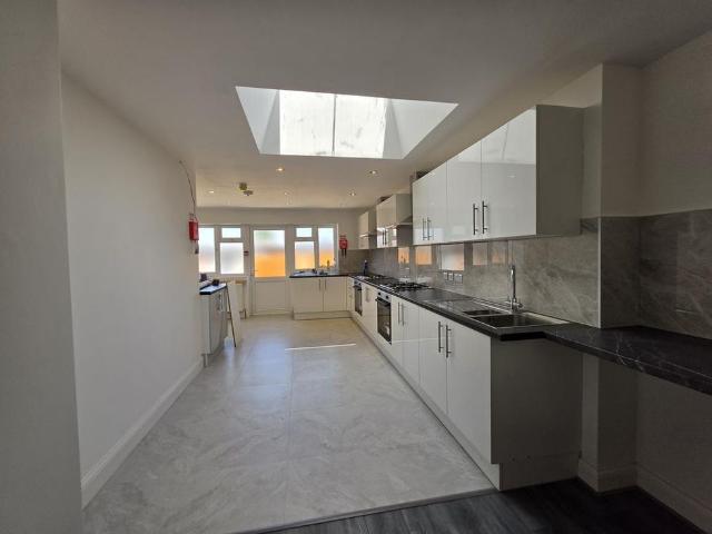 Studio for rent in London Borough of Ealing, Greater London