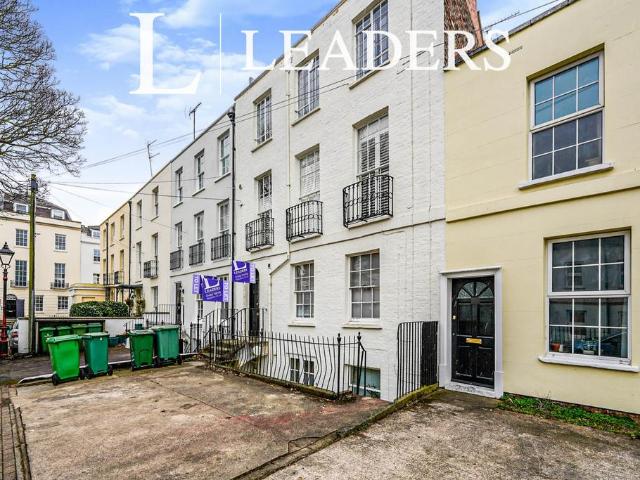 Flat for rent in Ewens Farm, Golden Valley