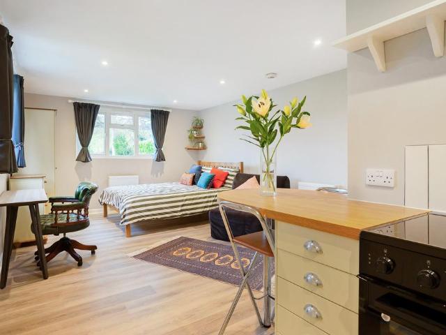 Flat for rent in Berrick Salome, Oxfordshire