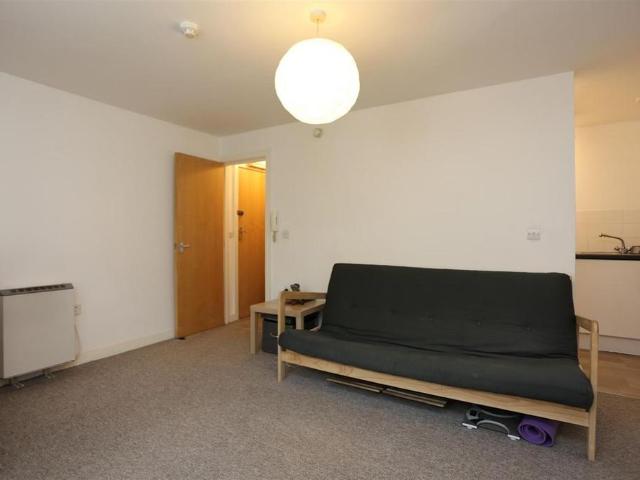 Studio for rent in Aldrington