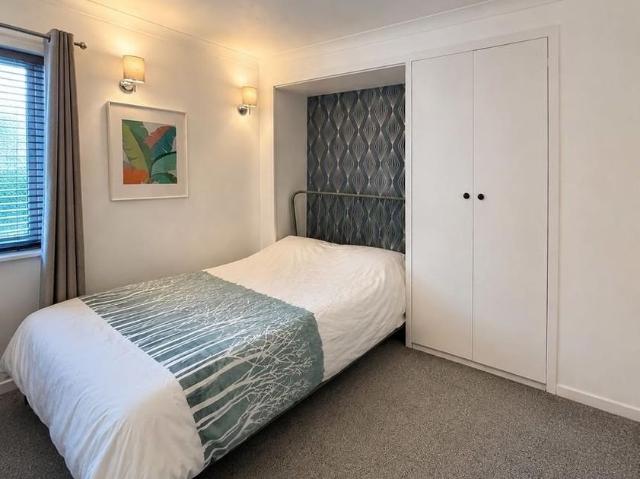Studio for rent in Gould's Green, Greater London