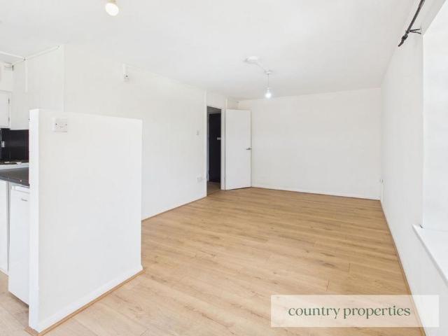 Studio for rent in Birchwood, Fretherne