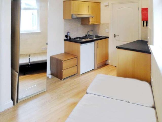 Studio for rent in London Borough of Ealing, Greater London