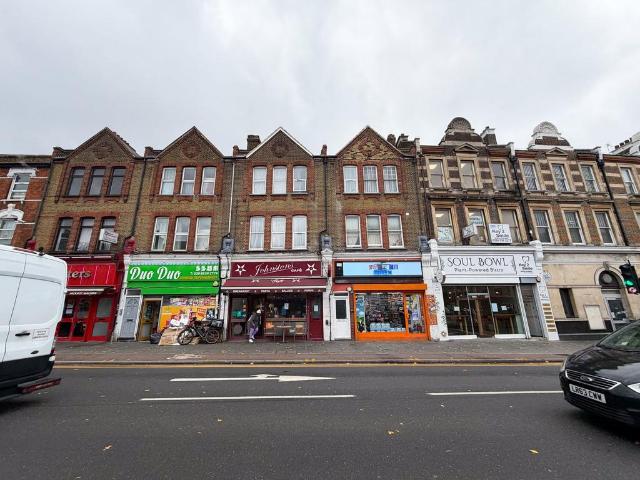 Flat for rent in Leyton, Greater London