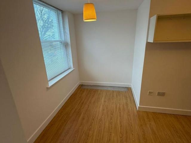 Studio for rent in Highfields, Huddersfield