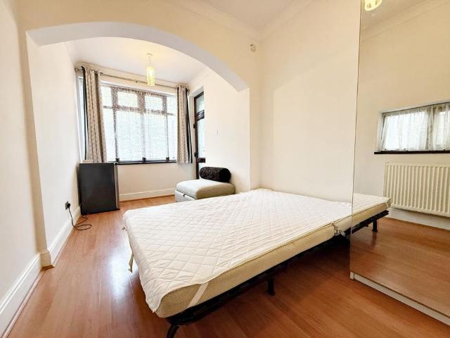 Studio for rent in London Borough of Hounslow, Greater London