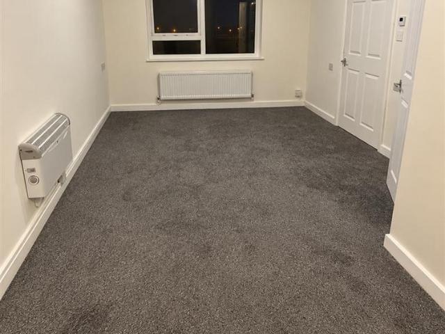 Studio for rent in South Kirkby, Wakefield