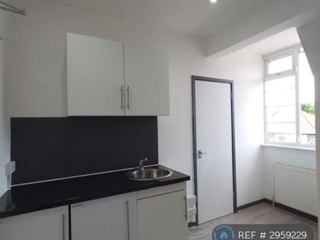 Studio for rent in Royal Borough of Greenwich, Greater London