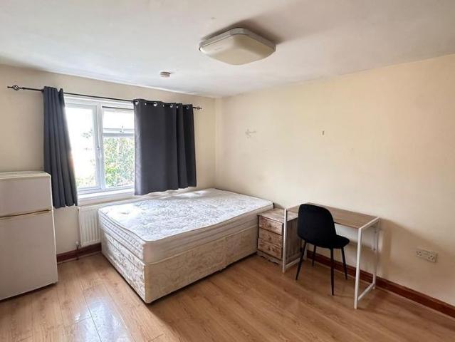 Studio for rent in Yardley, West Midlands