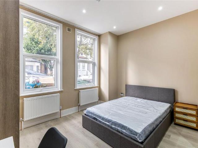 Studio for rent in London Borough of Hammersmith and Fulham, Greater London
