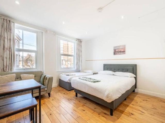 Studio for rent in Shepherd's Bush, Isle Of Man