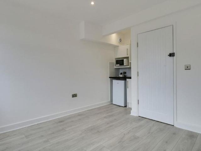 Studio for rent in Welling, Isle Of Man