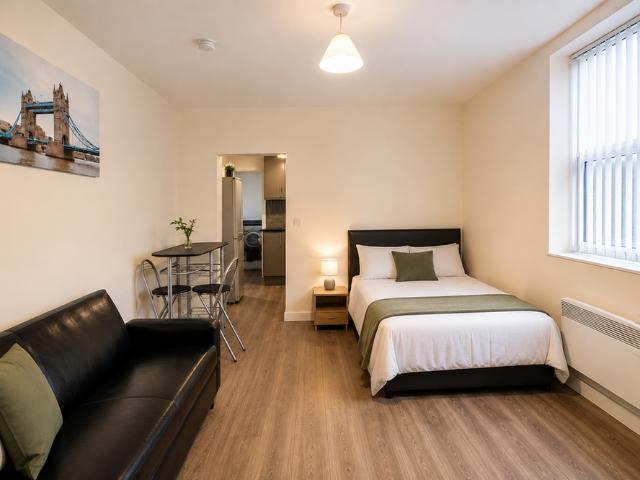 Studio for rent in Chapeltown, West Yorkshire
