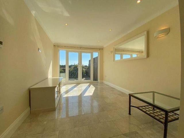 Studio for rent in Woodditton, Barway