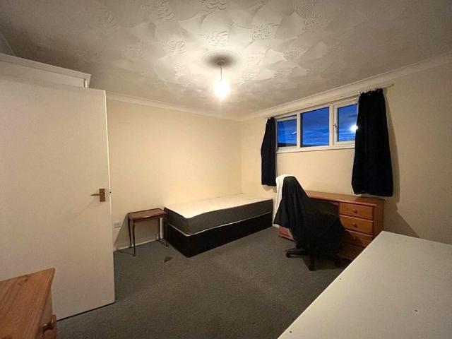 Studio for rent in Midway, Kent