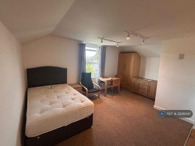 Studio for rent in Bishopston, Feckenham