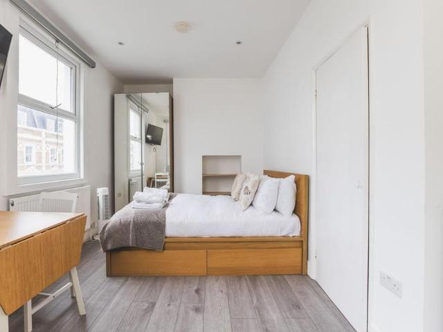 Studio for rent in West Kensington, Isle Of Man