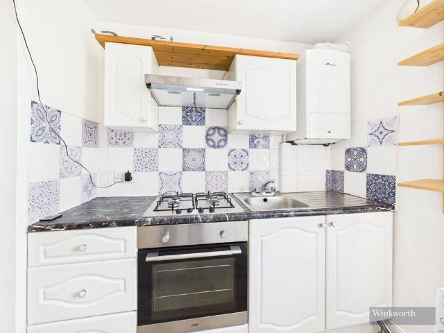 Studio for rent in Tolworth, Greater London