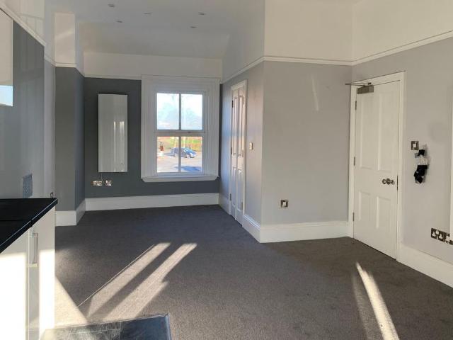 Studio for rent in Dixons Green, West Midlands
