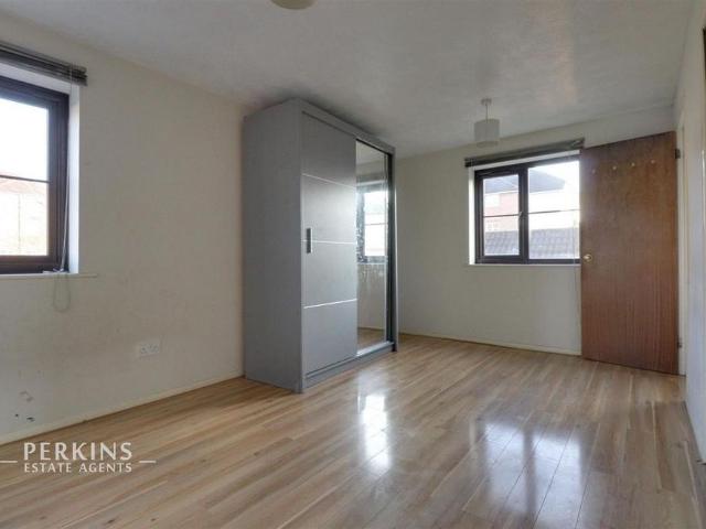 Studio for rent in Sudbury, Greater London