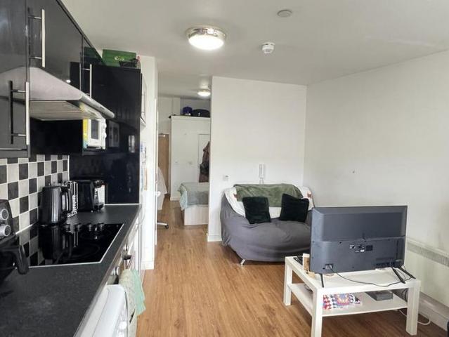 Studio for rent in St. Mildred's, The Bridge