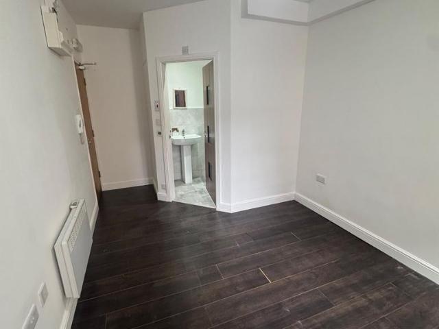 Flat for rent in Folly Hall, Kirklees